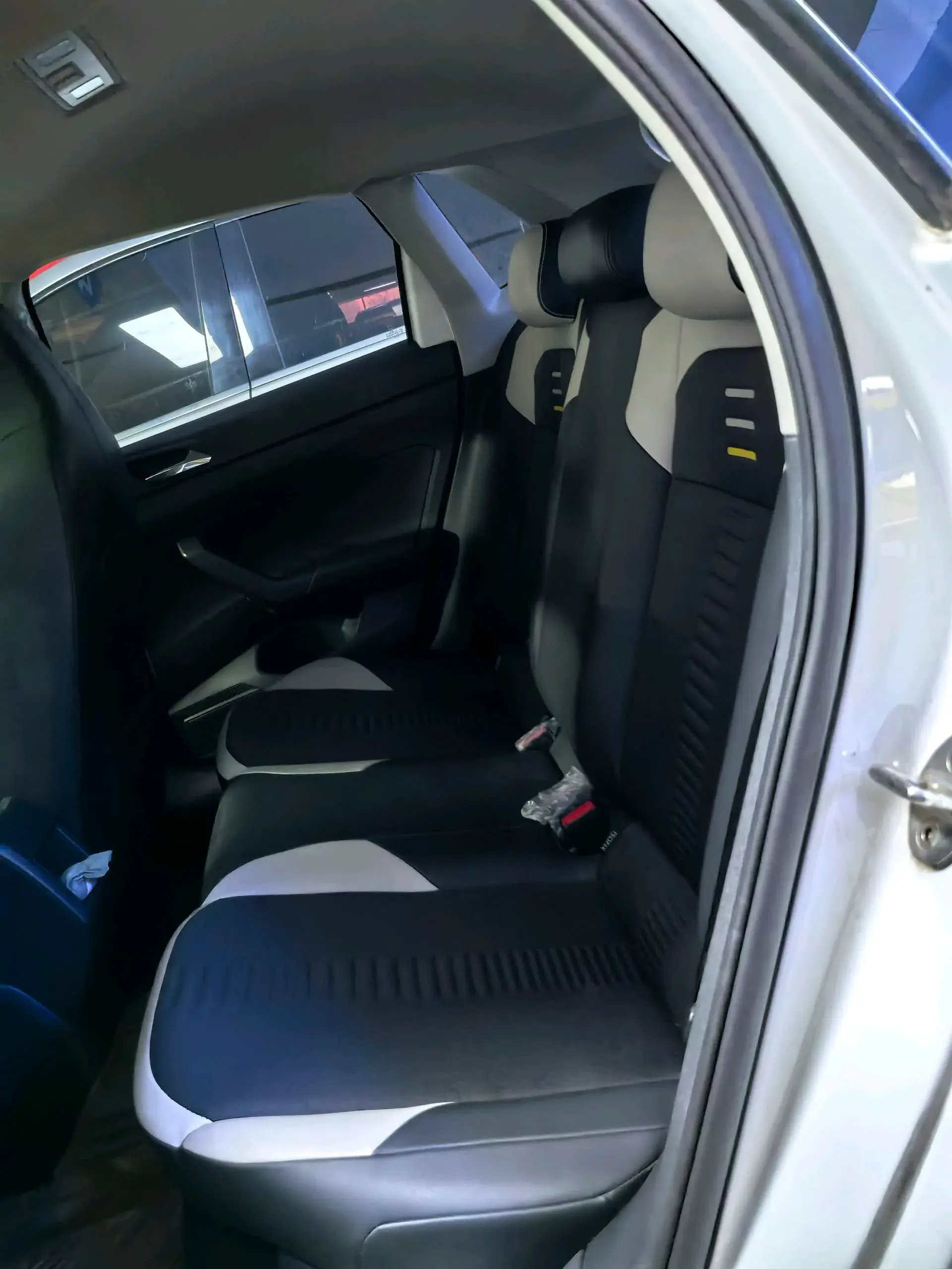 2021 VOLKSWAGEN POLO thumbnail 4