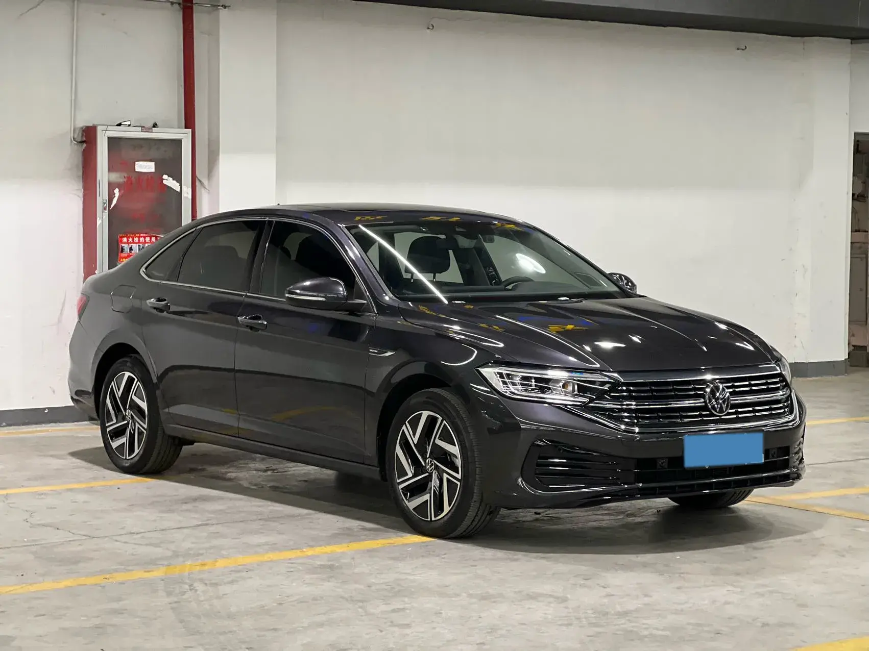 2023 VOLKSWAGEN SAGITAR thumbnail 4