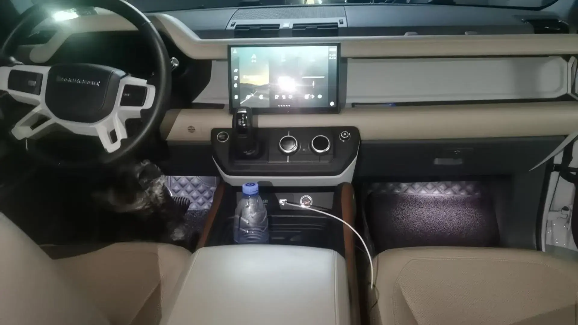 2022 LAND ROVER thumbnail 3