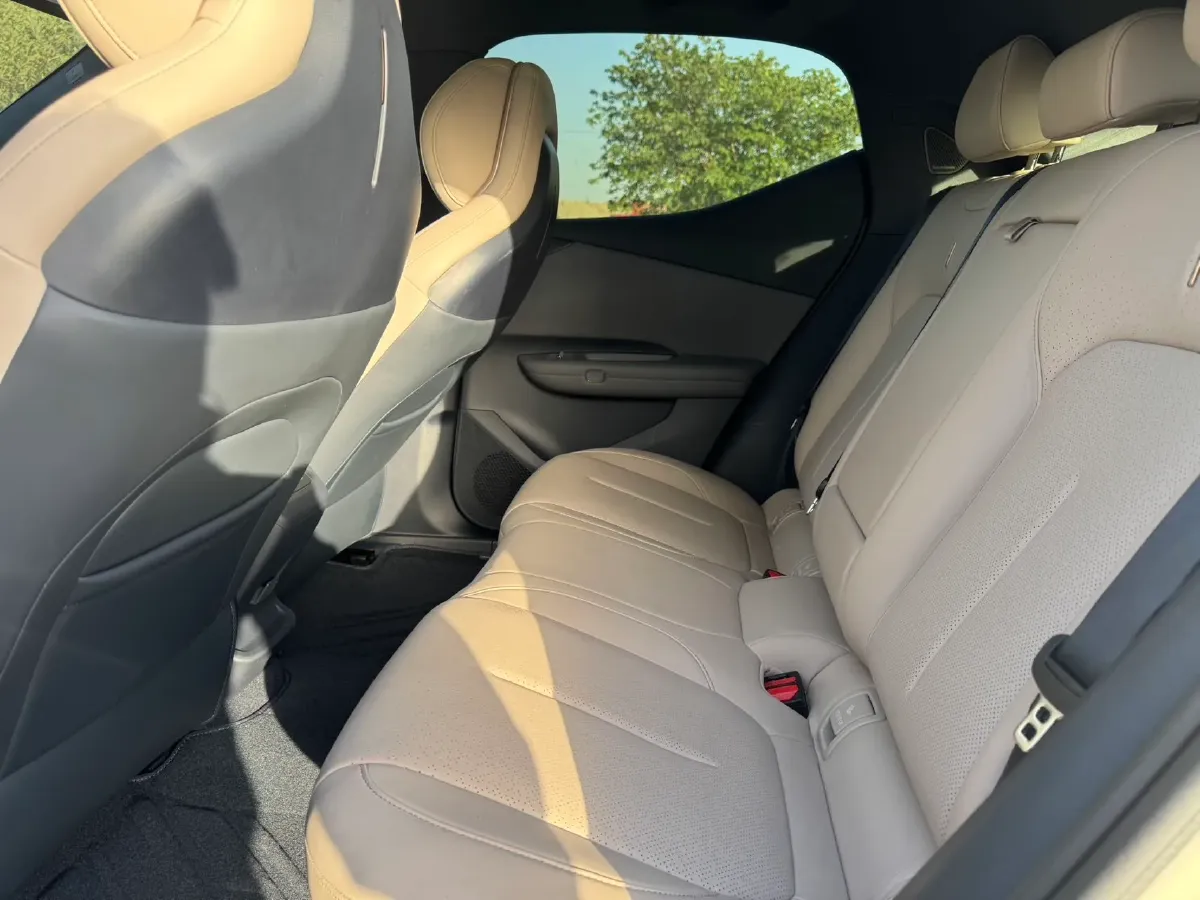 2025 LYNK&CO Z20 BEV 61.47KWH,autocango,china used car exporter,china ev exporter,chinese used car exporter,chinese used ev exporter