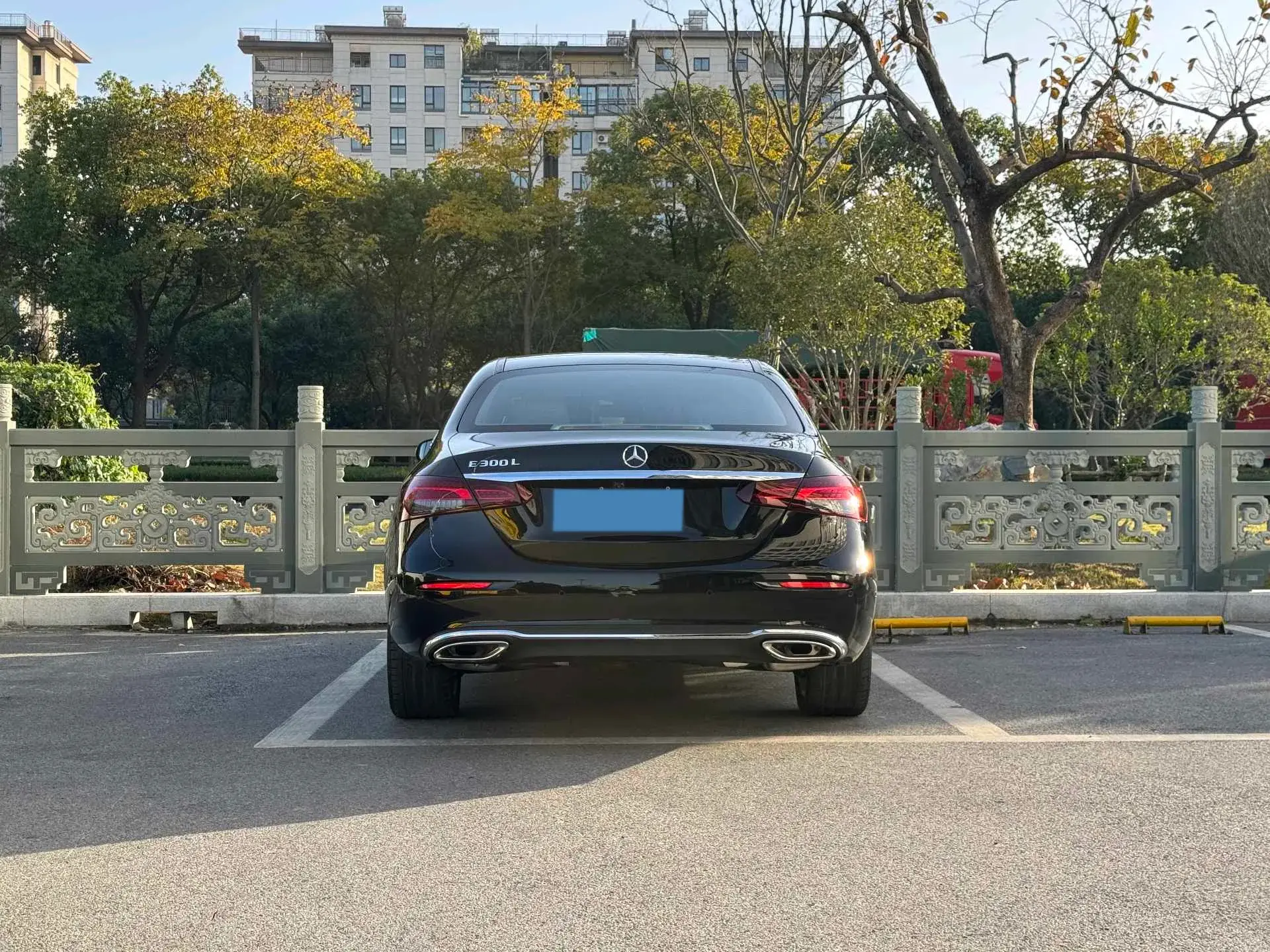 2021 MERCEDES-BENZ E thumbnail 4