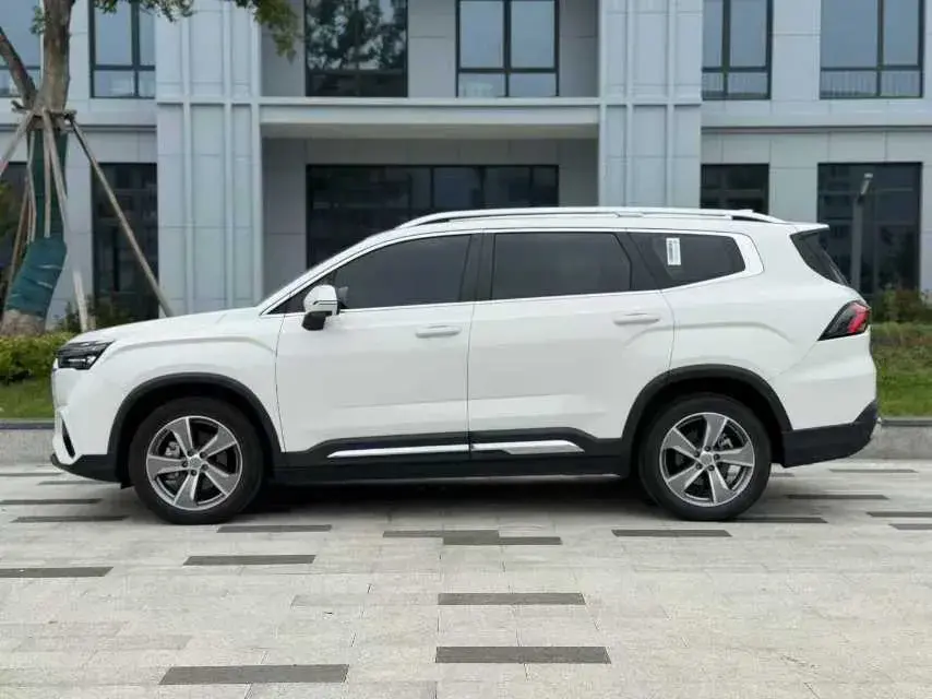 2024 GEELY OKAVANGO thumbnail 2