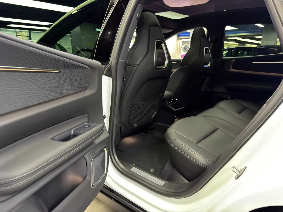 2024 Polestar 4 BEV 86KWH,autocango,china used car exporter,china ev exporter,chinese used car exporter,chinese used ev exporter