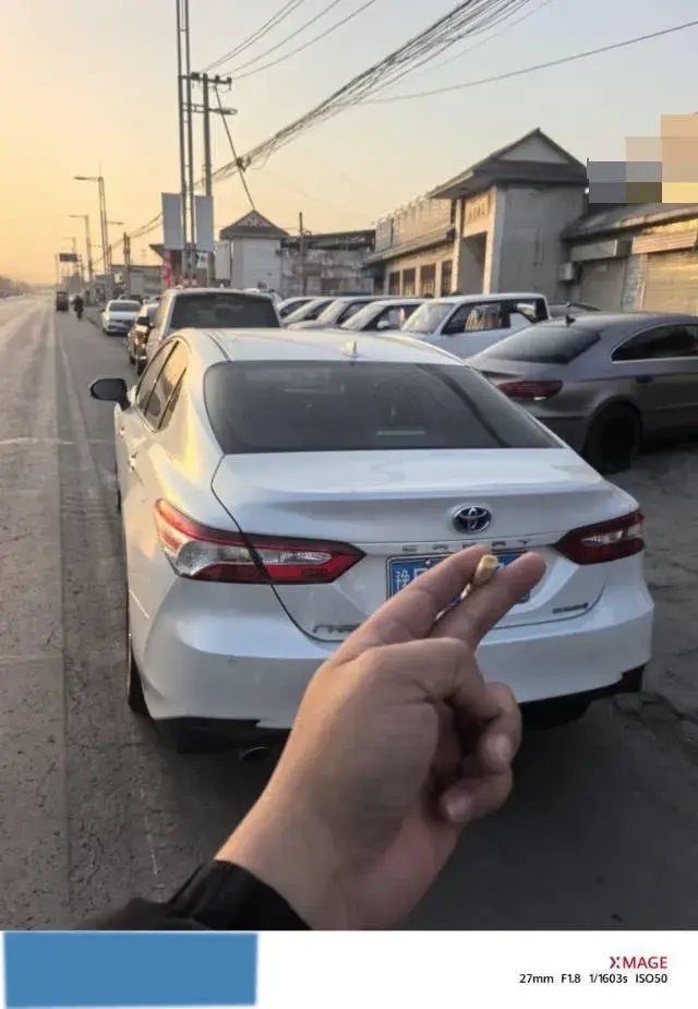 2021 TOYOTA CAMRY thumbnail 4