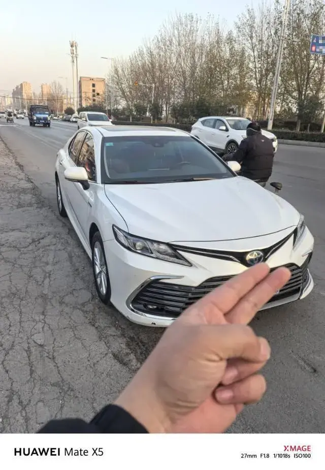 2021 TOYOTA CAMRY thumbnail 2