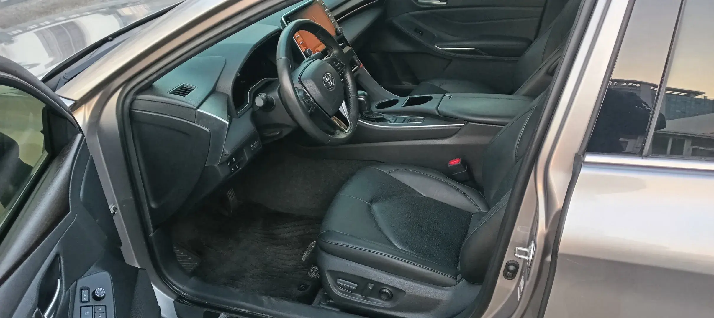 2019 TOYOTA AVALON thumbnail 4