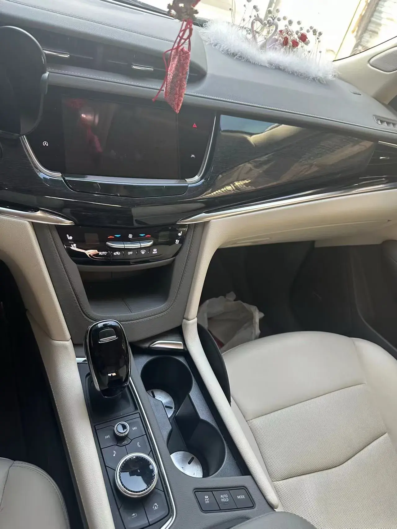 2022 CADILLAC XT6 thumbnail 4