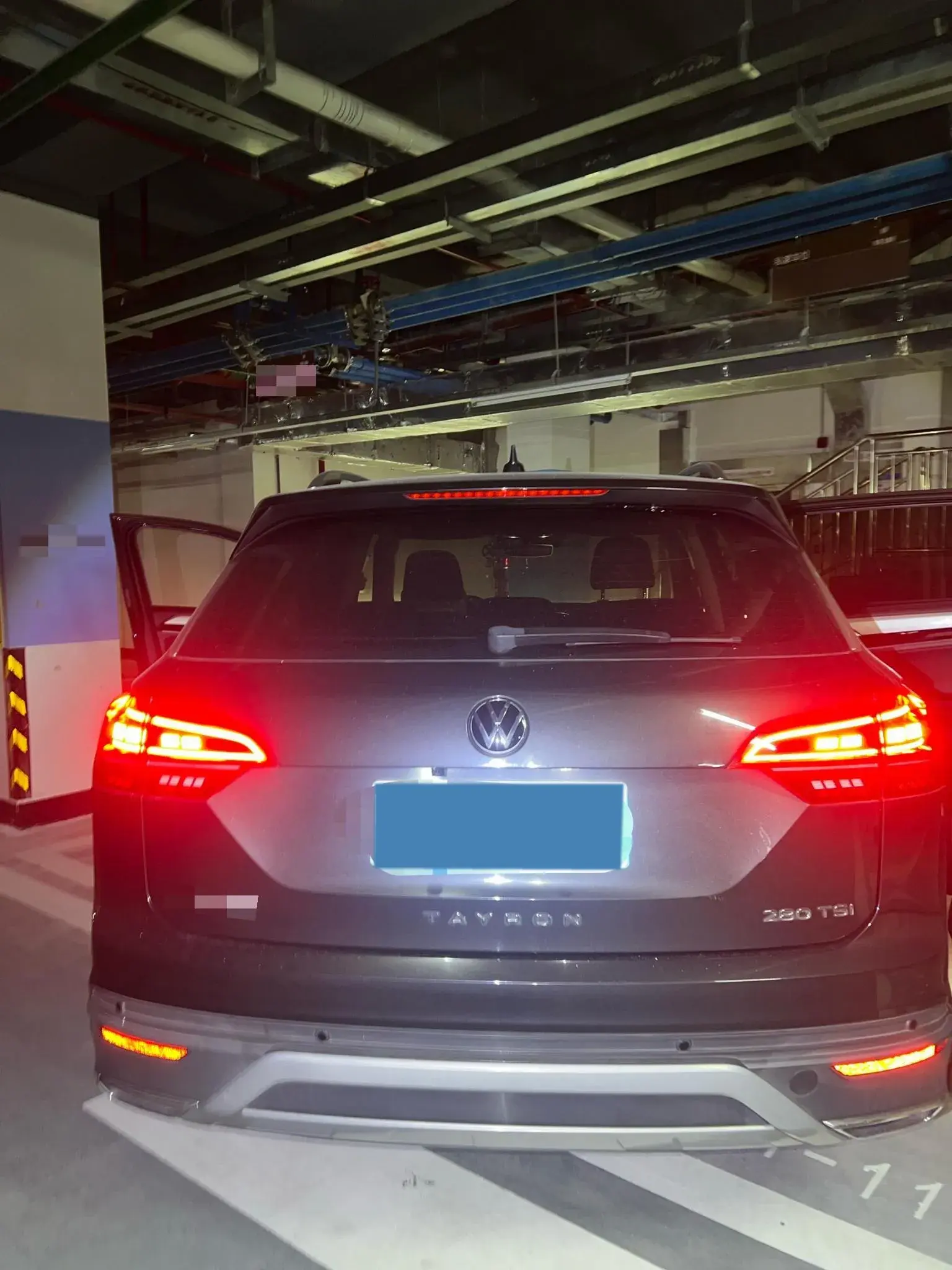 2022 VOLKSWAGEN TAYRON thumbnail 3