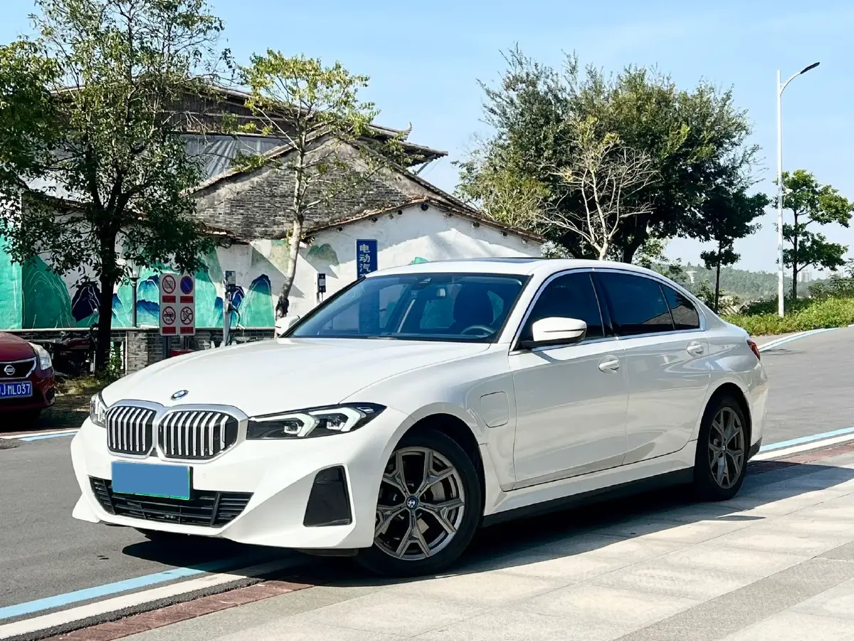 2024 BMW i3 BEV 70KWH