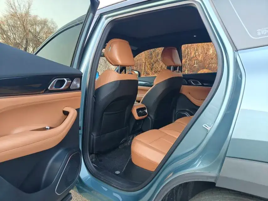 2025 GEELY STARRAY thumbnail 4