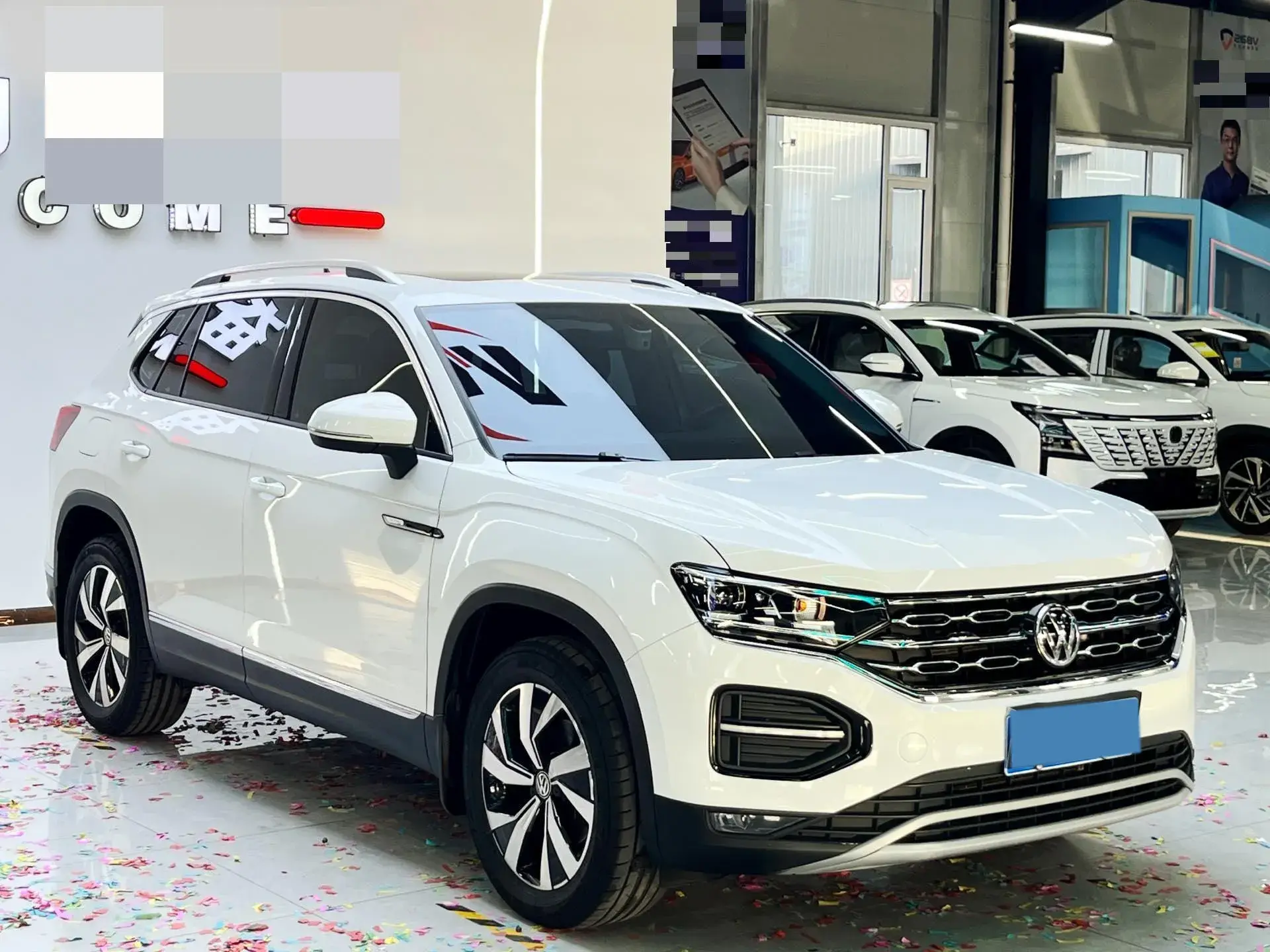 2022 VOLKSWAGEN TAYRON thumbnail 3