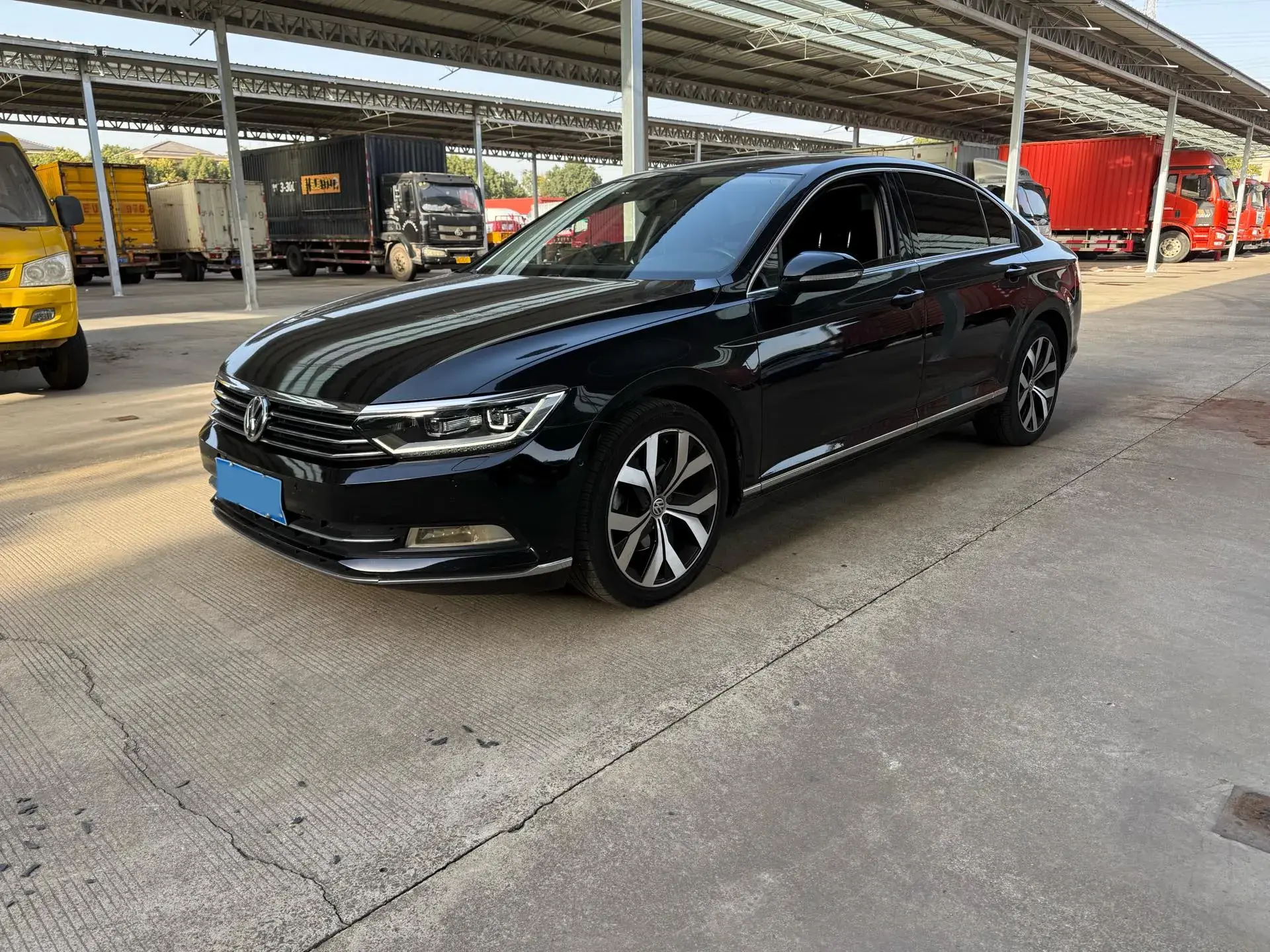 2019 VOLKSWAGEN MAGOTAN view 1