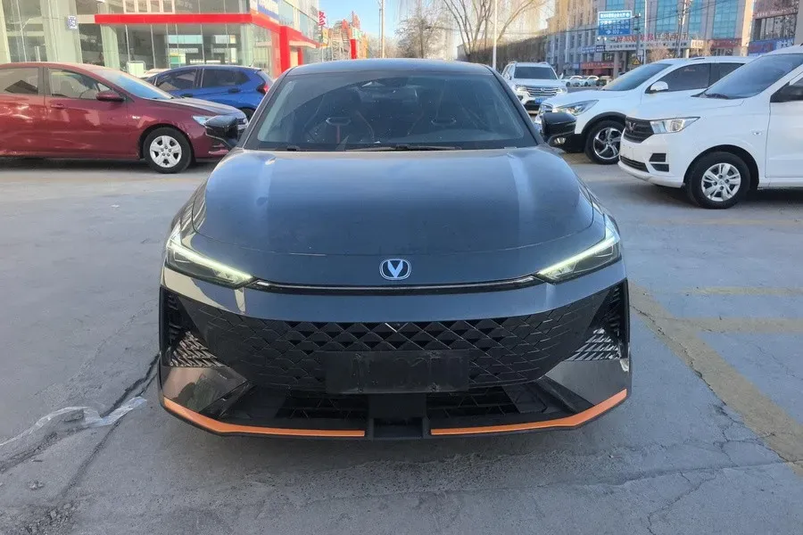 2024 ChangAn UNI-V 1.5T 188HP L4 7DCT,autocango,china used car exporter,china ev exporter,chinese used car exporter,chinese used ev exporter