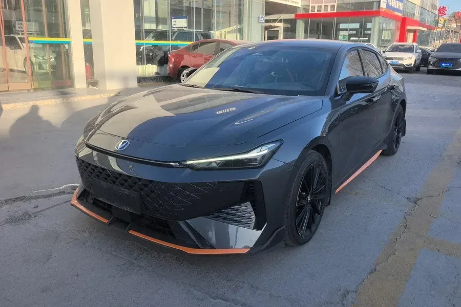 2024 ChangAn UNI-V 1.5T 188HP L4 7DCT,autocango,china used car exporter,china ev exporter,chinese used car exporter,chinese used ev exporter