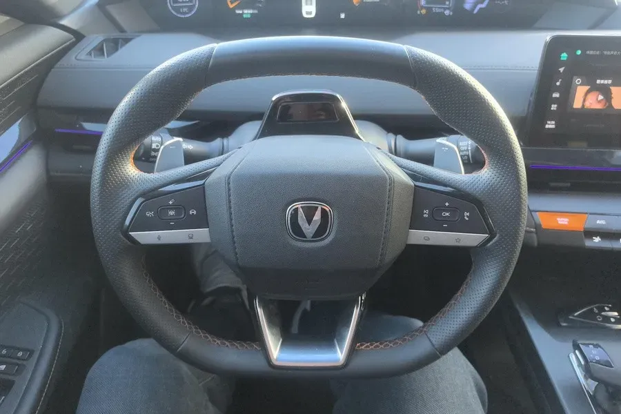 2024 ChangAn UNI-V 1.5T 188HP L4 7DCT,autocango,china used car exporter,china ev exporter,chinese used car exporter,chinese used ev exporter