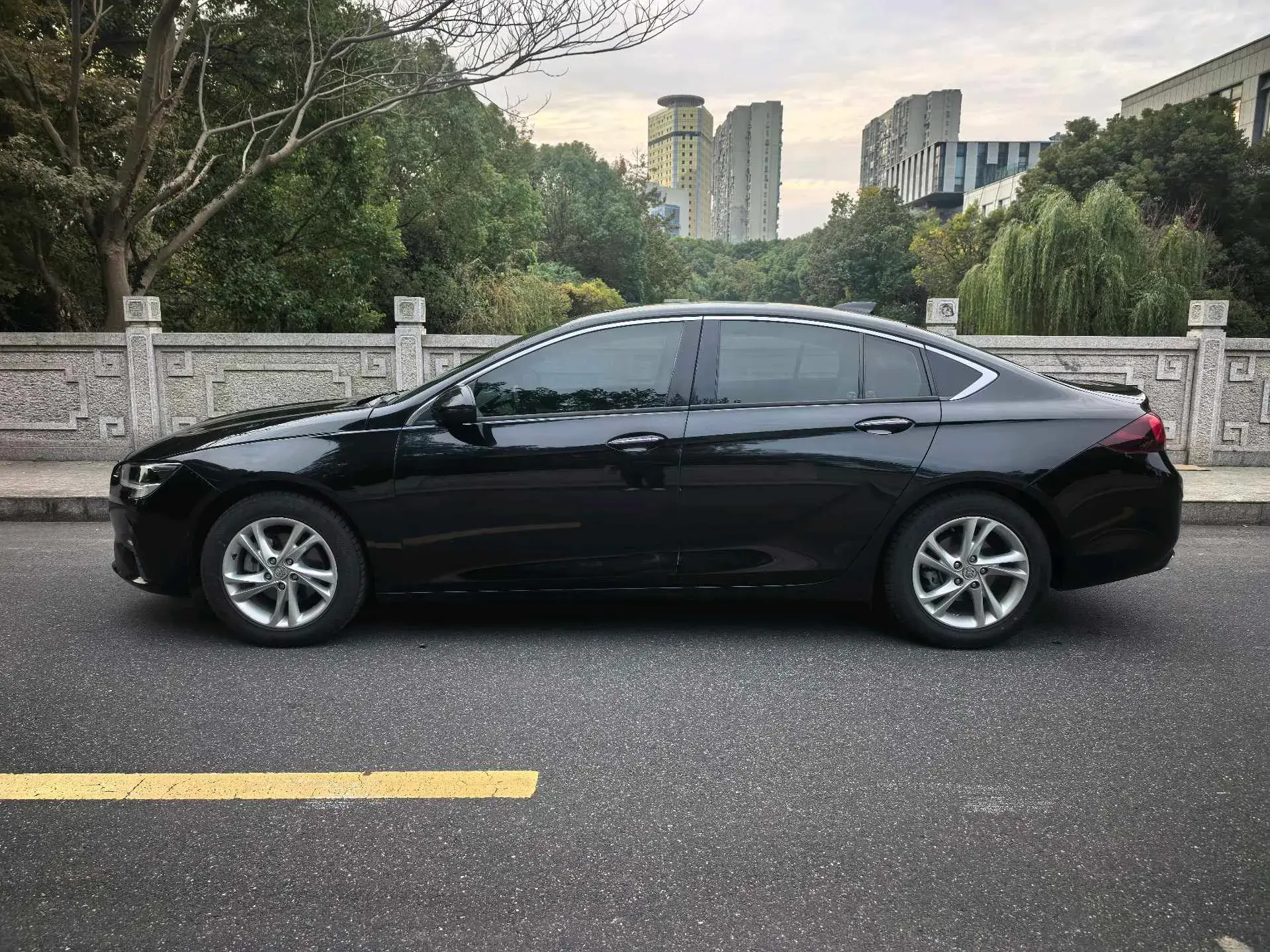 2021 BUICK REGAL thumbnail 4