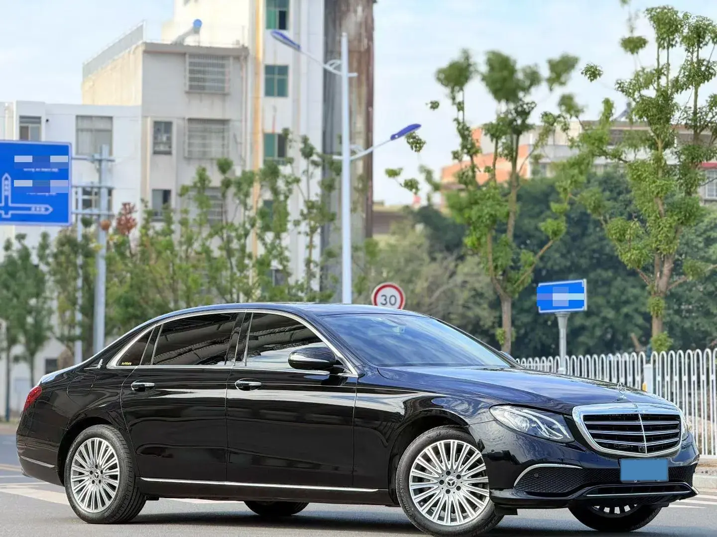 2020 MERCEDES-BENZ E thumbnail 3