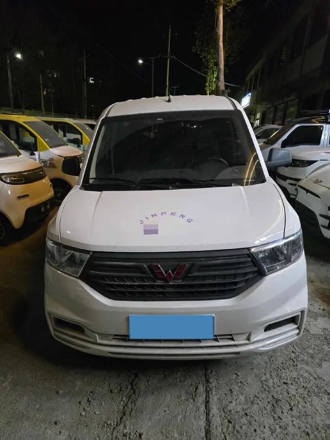 2022 WuLing HongGuang V 1.5L 99HP L4 6MT,autocango,china used car exporter,china ev exporter,chinese used car exporter,chinese used ev exporter