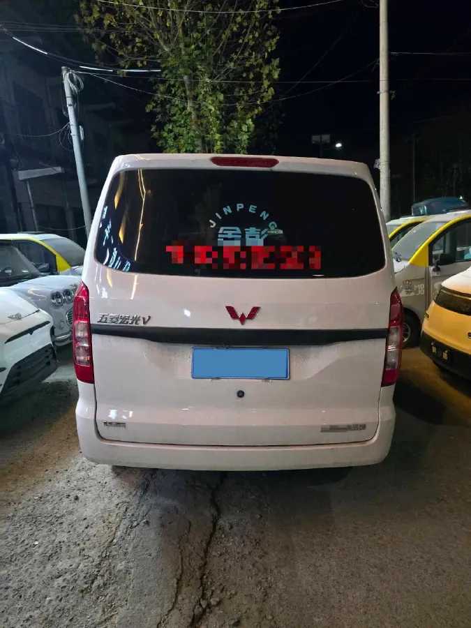 2022 WuLing HongGuang V 1.5L 99HP L4 6MT,autocango,china used car exporter,china ev exporter,chinese used car exporter,chinese used ev exporter