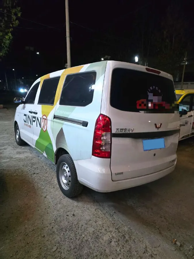 2022 WuLing HongGuang V 1.5L 99HP L4 6MT,autocango,china used car exporter,china ev exporter,chinese used car exporter,chinese used ev exporter
