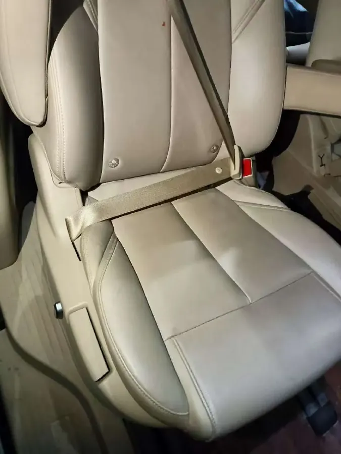 2023 Buick GL8 2.0T 237HP L4 9AT,autocango,china used car exporter,china ev exporter,chinese used car exporter,chinese used ev exporter