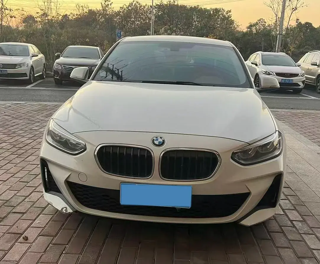 2021 BMW 1 thumbnail 2