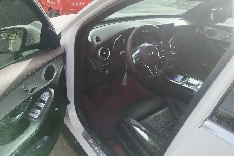 2021 Mercedes-Benz GLC Class 2.0T 197HP L4 9AT,autocango,china used car exporter,china ev exporter,chinese used car exporter,chinese used ev exporter