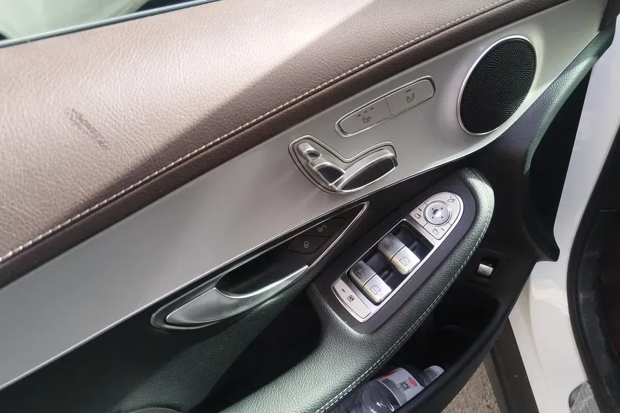 2021 Mercedes-Benz GLC Class 2.0T 197HP L4 9AT,autocango,china used car exporter,china ev exporter,chinese used car exporter,chinese used ev exporter