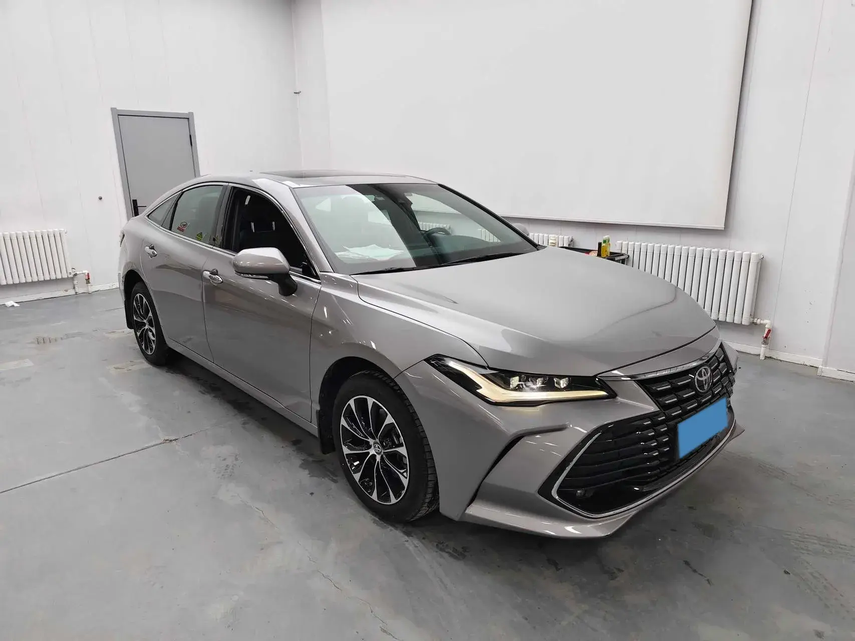 2022 TOYOTA AVALON thumbnail 2