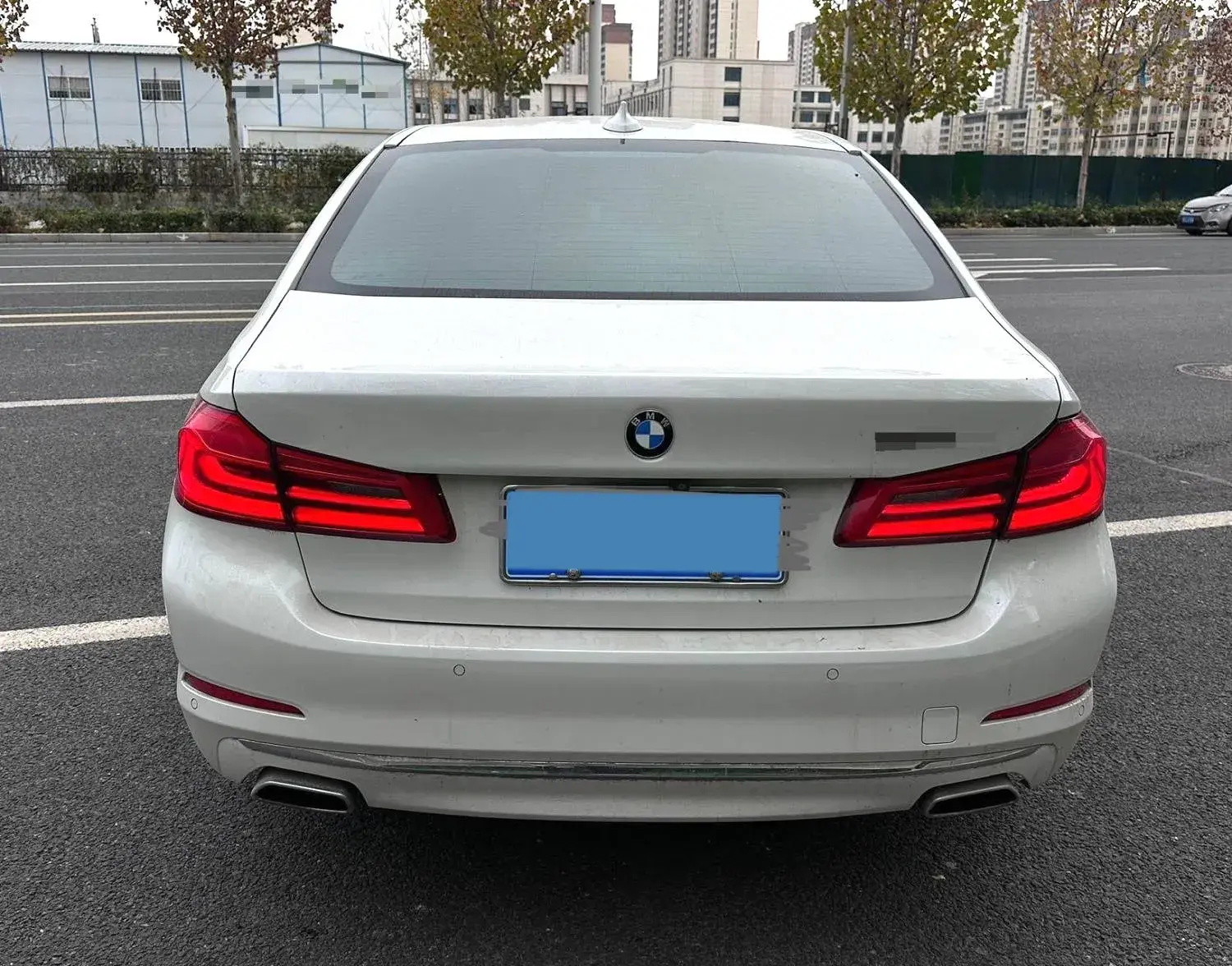 2020 BMW 5 thumbnail 2