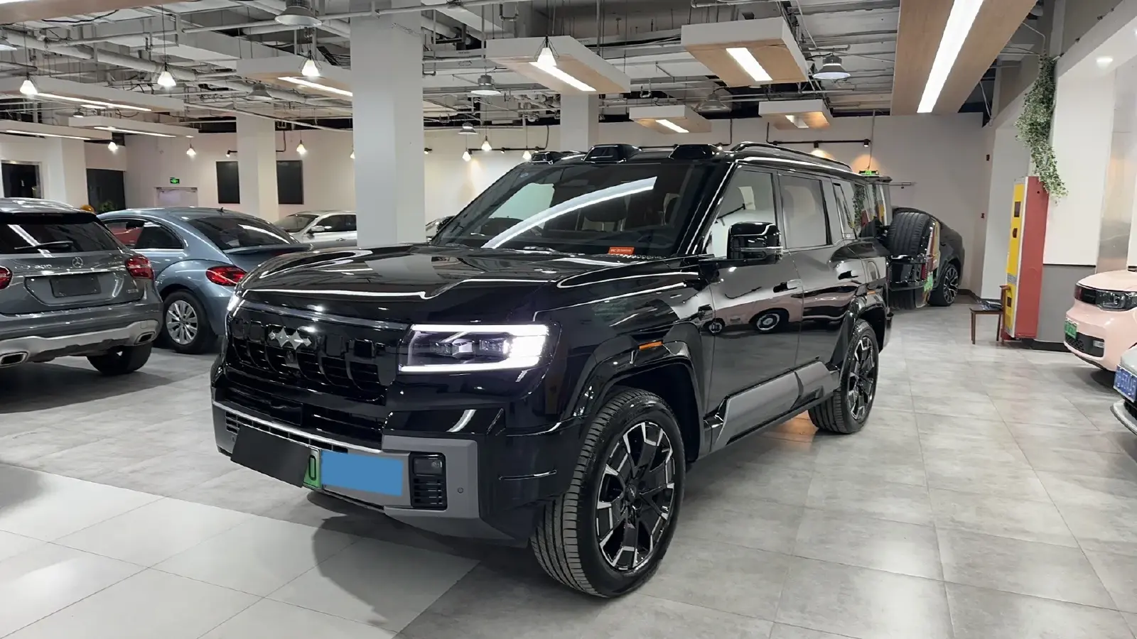 2025 FangChengBao Bao 8 2.0T 245HP L4 E-CVT PHEV 36.8KWH