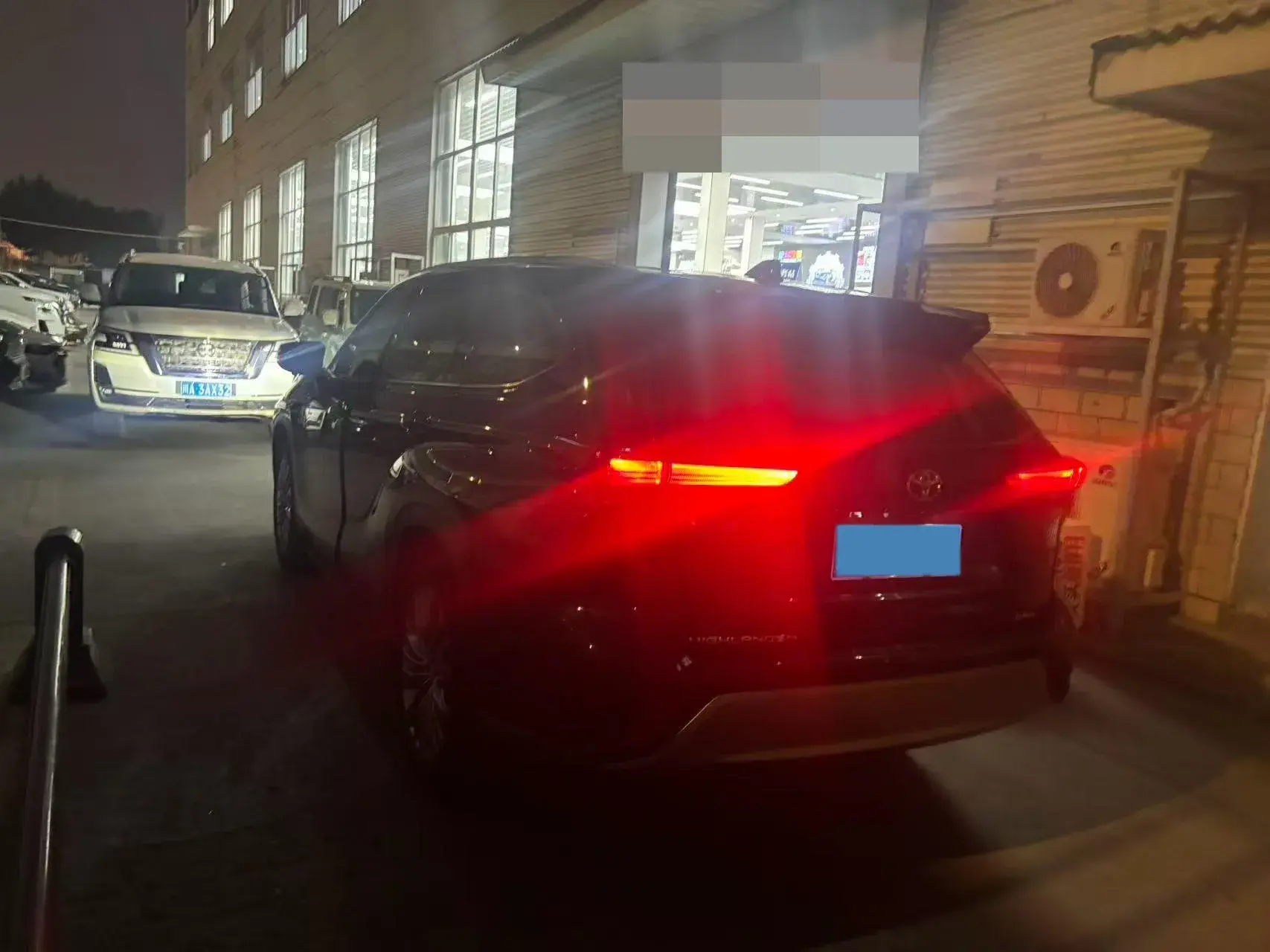 2024 TOYOTA HIGHLANDER thumbnail 4