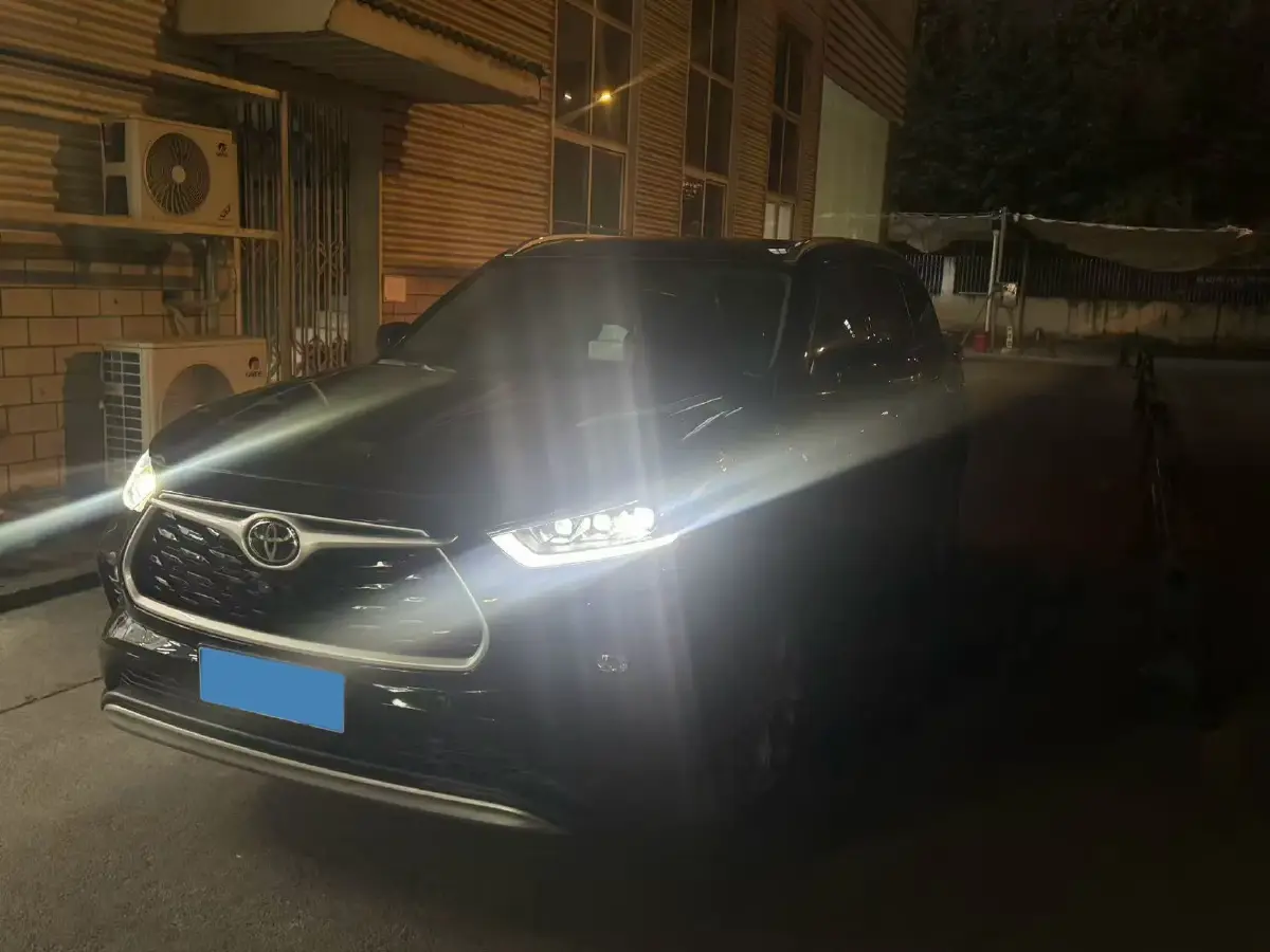 2024 Toyota Highlander 2.5L 189HP L4 E-CVT Hybrid