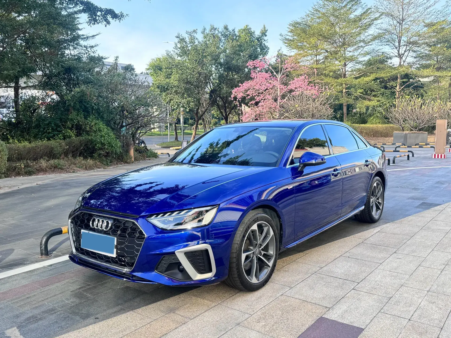 2020 AUDI A4L view 1