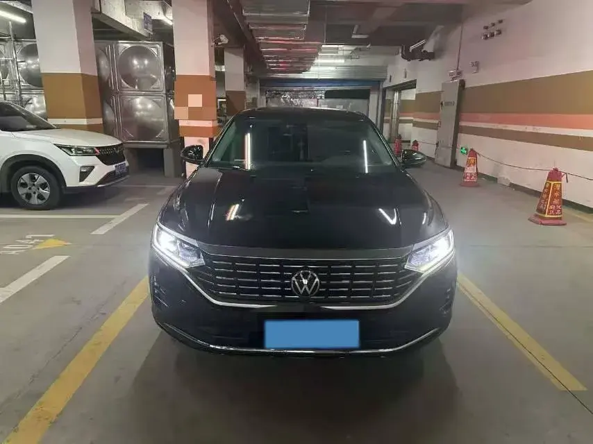 2022 VOLKSWAGEN PASSAT thumbnail 2