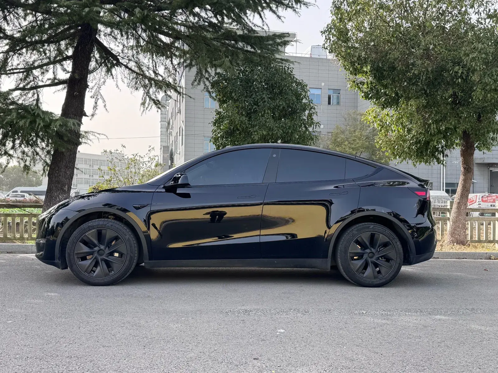 2023 TESLA MODEL thumbnail 4