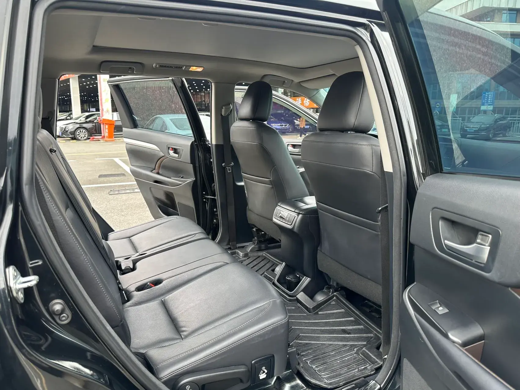 2018 TOYOTA HIGHLANDER thumbnail 4