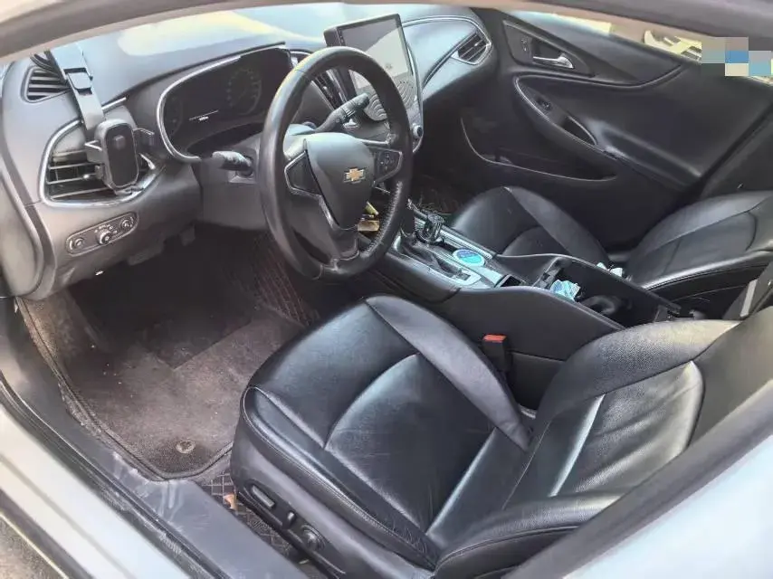 2018 CHEVROLET MALIBU thumbnail 4