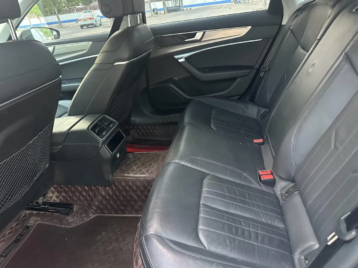 2021 Audi A6L 2.0T 224HP L4 7DCT,autocango,china used car exporter,china ev exporter,chinese used car exporter,chinese used ev exporter