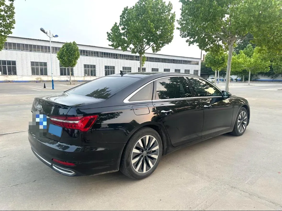 2021 Audi A6L 2.0T 224HP L4 7DCT,autocango,china used car exporter,china ev exporter,chinese used car exporter,chinese used ev exporter