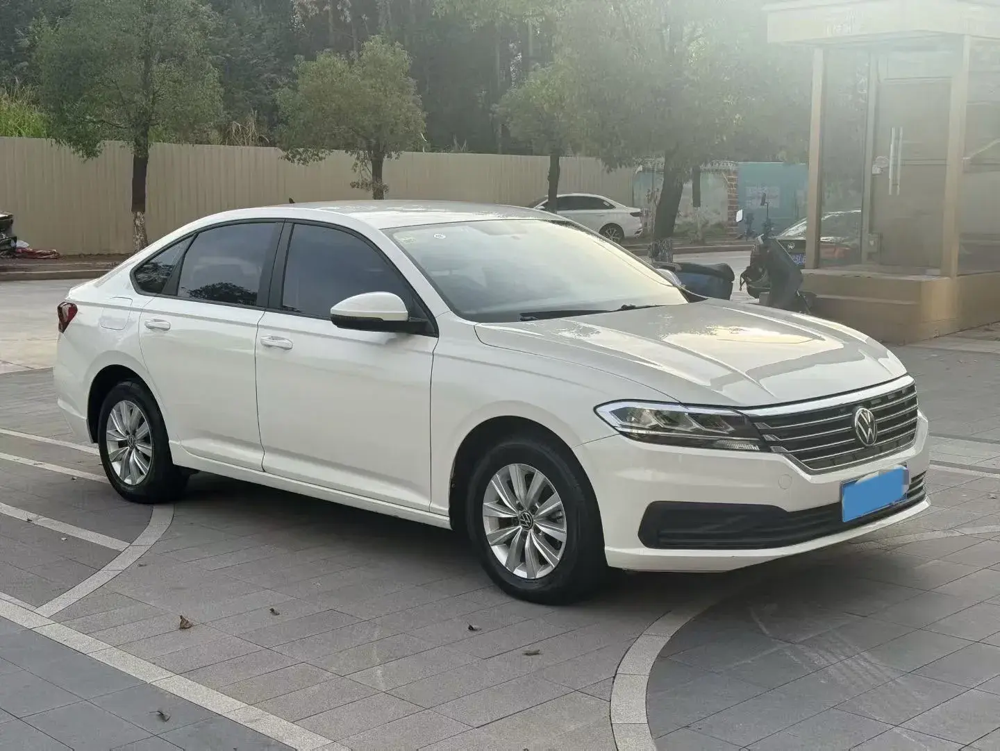 2021 VOLKSWAGEN LAVIDA thumbnail 3