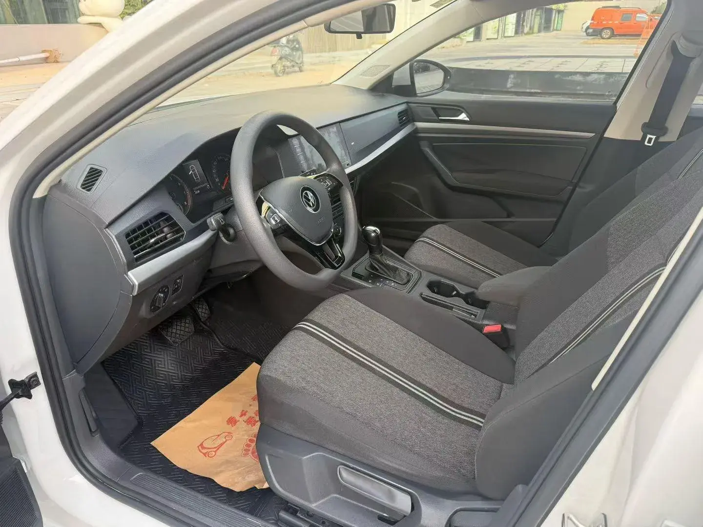 2021 VOLKSWAGEN LAVIDA thumbnail 4