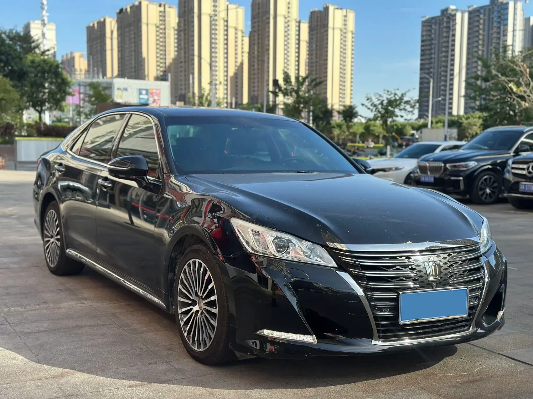 2018 TOYOTA CROWN thumbnail 3
