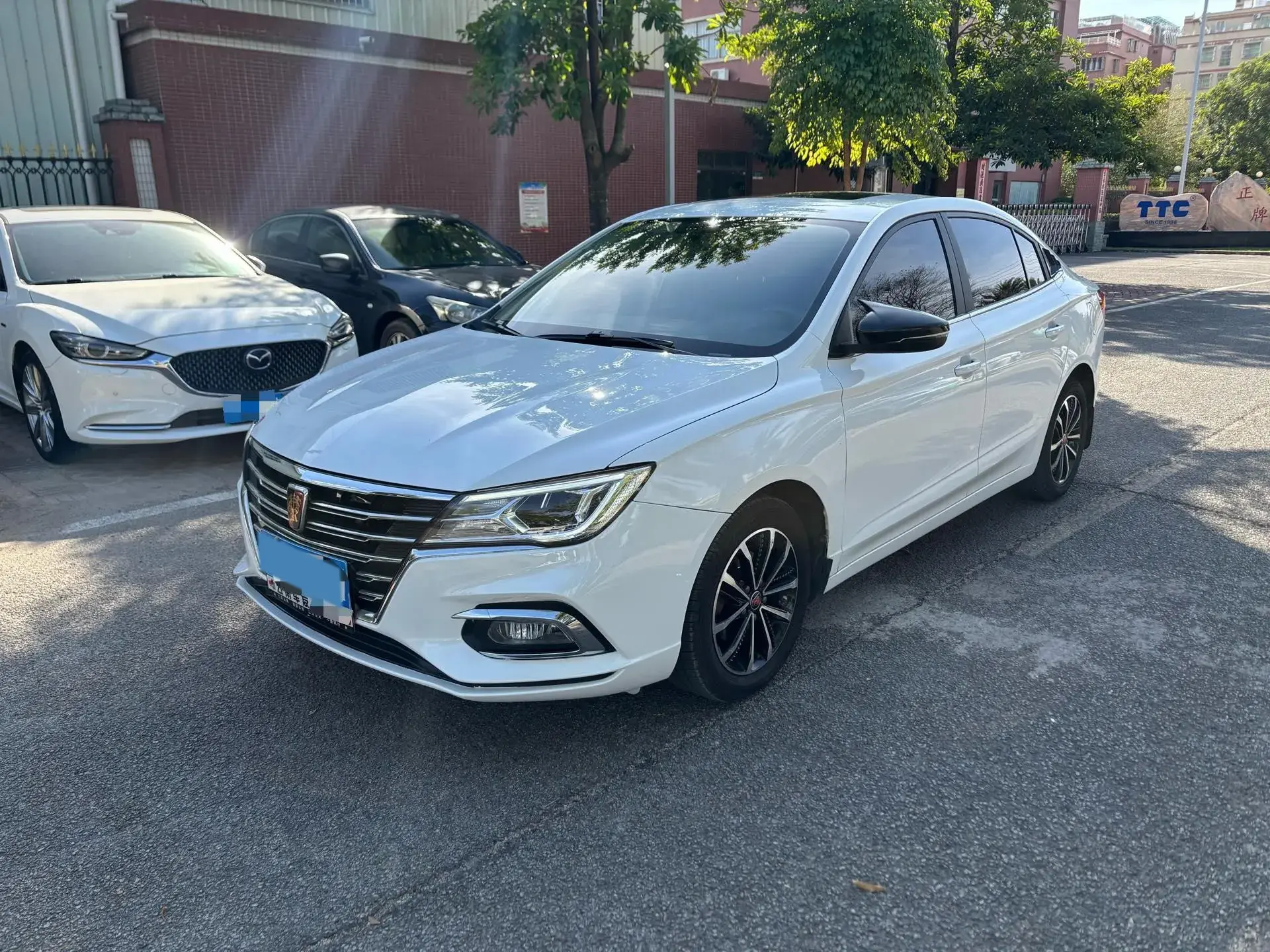 2021 ROEWE I5 view 1