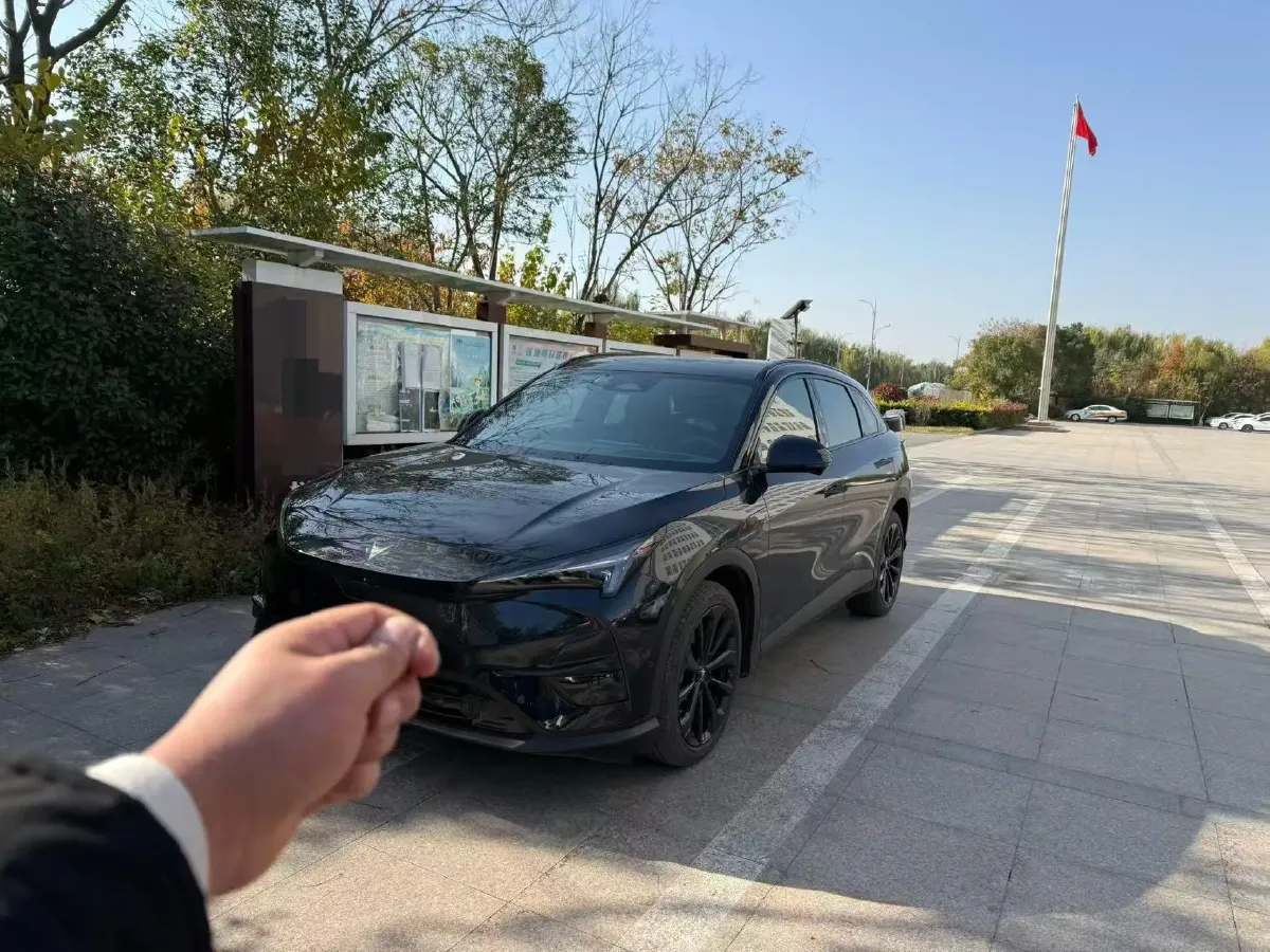 2025 ARCFOX αT5 BEV 74.4KWH,autocango,china used car exporter,china ev exporter,chinese used car exporter,chinese used ev exporter