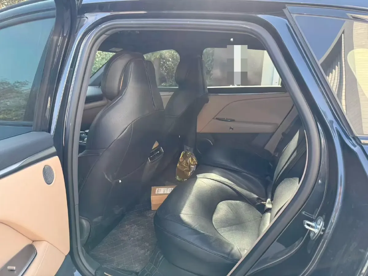 2025 ARCFOX αT5 BEV 74.4KWH,autocango,china used car exporter,china ev exporter,chinese used car exporter,chinese used ev exporter