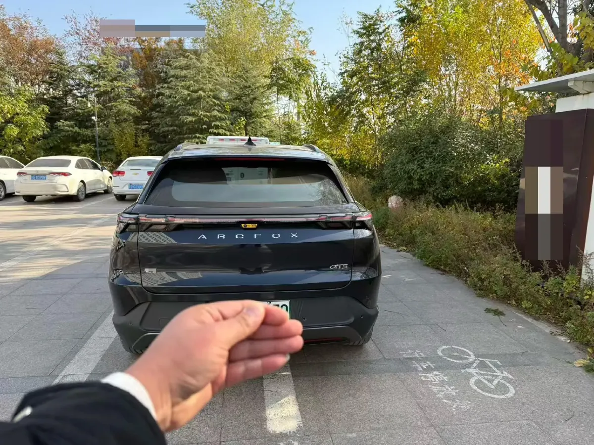 2025 ARCFOX αT5 BEV 74.4KWH,autocango,china used car exporter,china ev exporter,chinese used car exporter,chinese used ev exporter