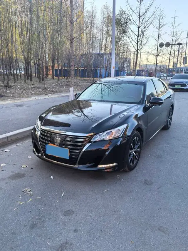 2018 Toyota Crown 2.0T 235HP L4 8AT