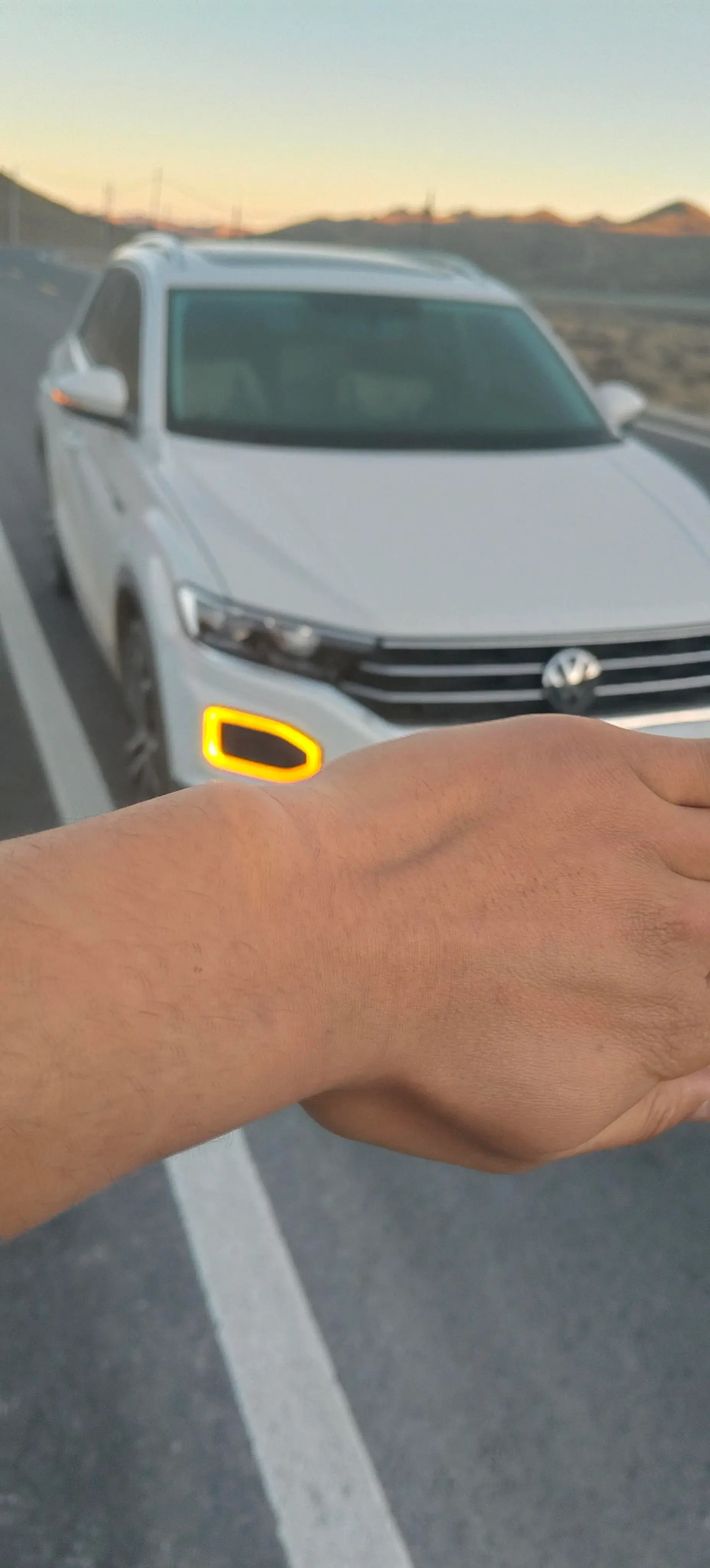 2022 VOLKSWAGEN T-ROC thumbnail 3