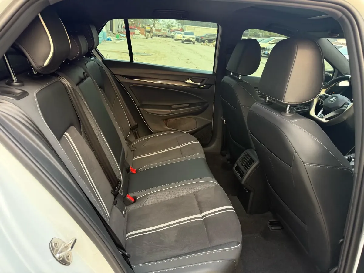 2023 Volkswagen Golf 1.4T 150HP L4 7DCT,autocango,china used car exporter,china ev exporter,chinese used car exporter,chinese used ev exporter